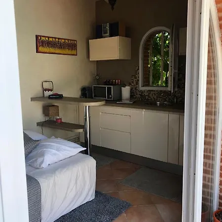 Charmant Petit Studio Equipe Au Calme Apartmán