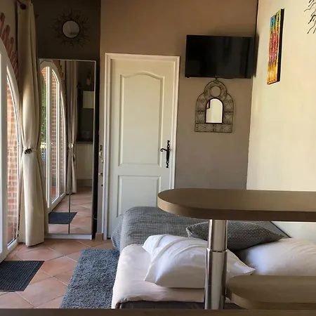 Charmant Petit Studio Equipe Au Calme Apartmán